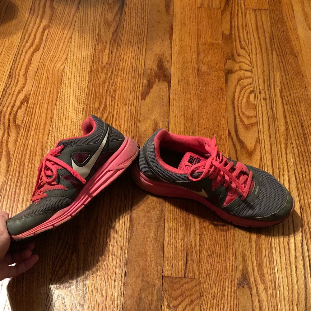 Nike tennis shoes